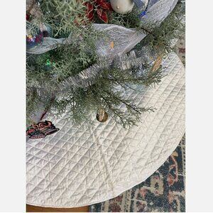 Dillard's Trimsetter Christmas White Velvet Quilted Tree Skirt LARGE 60"